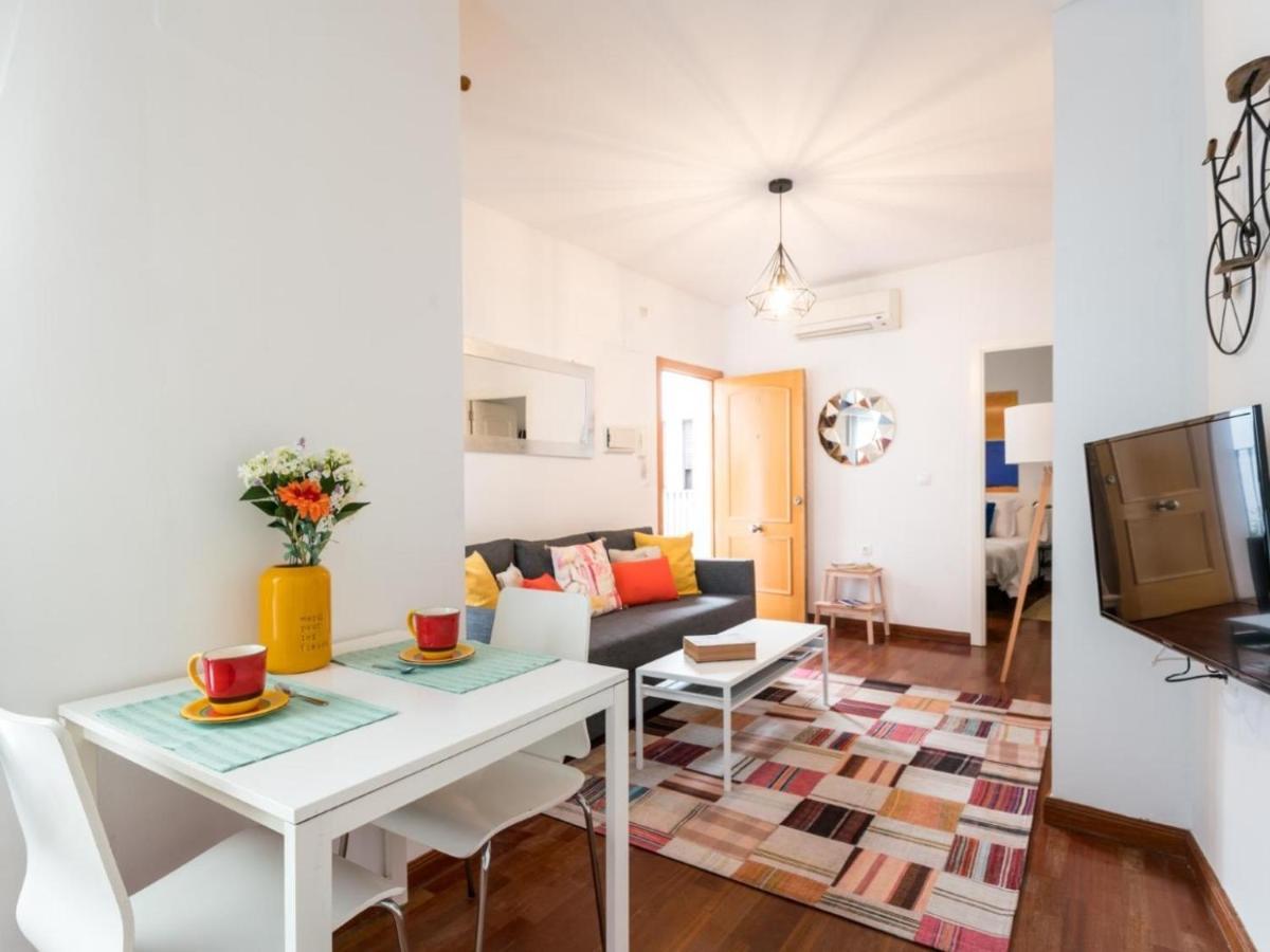 Holi-Rent Santa Marina Apartman Sevilla Kültér fotó